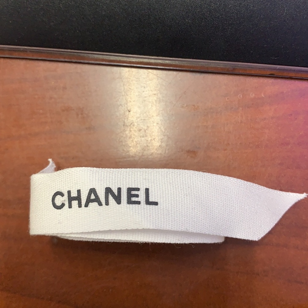 Authentic Chanel Ribbons - Picture 3 of 4